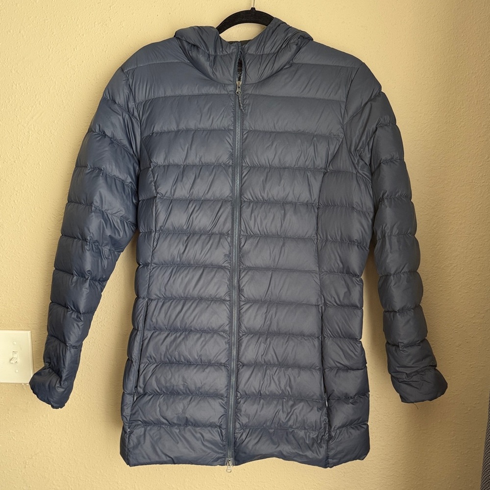 Eddie Bauer Women's Blue Hooded Puffer Jacket